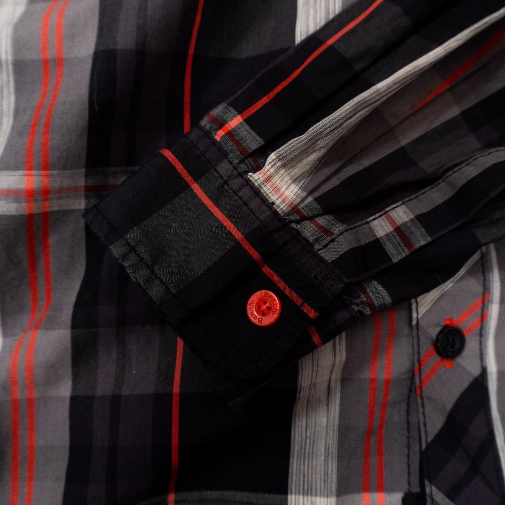 Bench Men’s Plaid Button Down Shirt Size Small Black Red Gray Long Sleeve - Picture 7 of 9